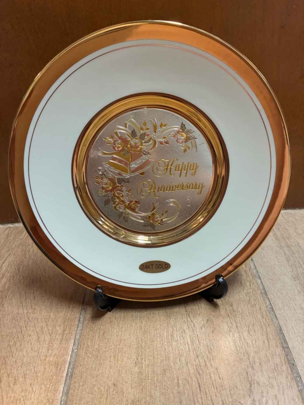 Happy Anniversary Decorative Chokin plate w/ 24 it gold trim in White and Gold